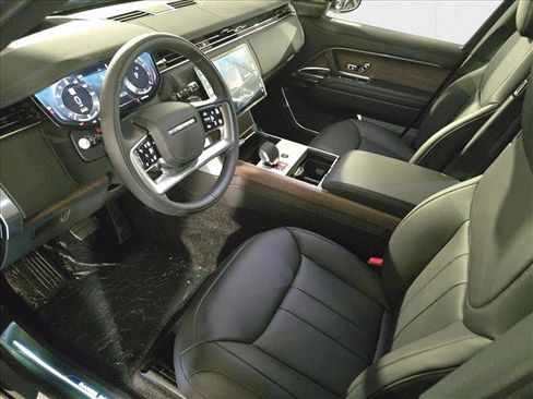 New 2025 Land Rover Range Rover SE image 16