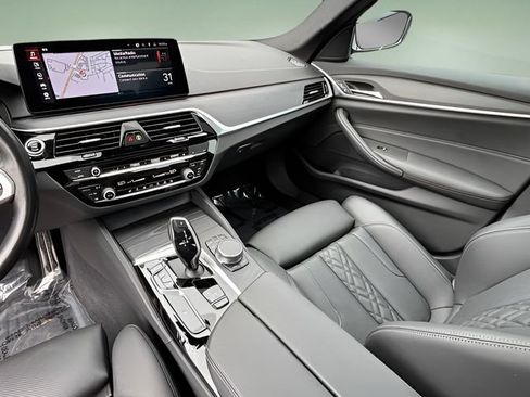 Used 2023 BMW 540i xDrive w/ M Sport Package image 6