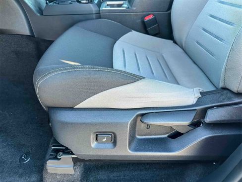 Used 2024 Toyota Tacoma TRD Off-Road image 15