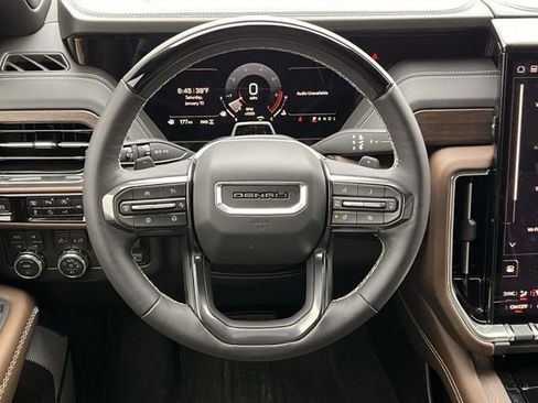 Used 2025 GMC Yukon Denali Ultimate image 12