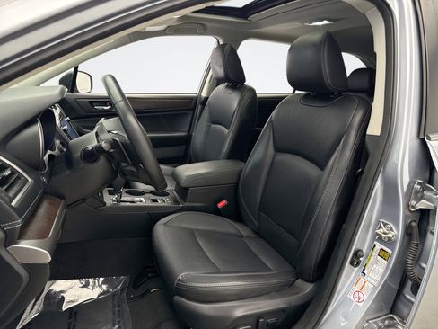 Used 2019 Subaru Outback 2.5i Limited w/ Popular Package #2 image 11