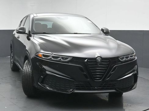 New 2026 Alfa Romeo Tonale w/ Red Premium Package image 2