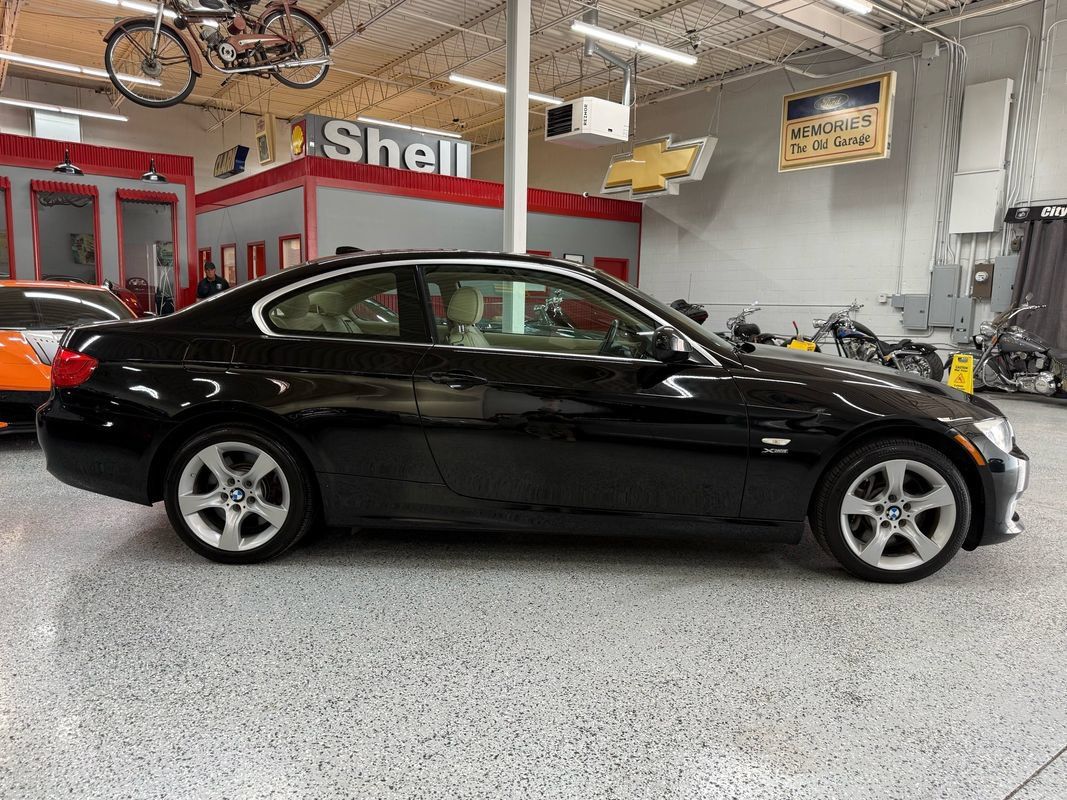 Used 2013 BMW 335i xDrive Coupe AWD/4WD image 7