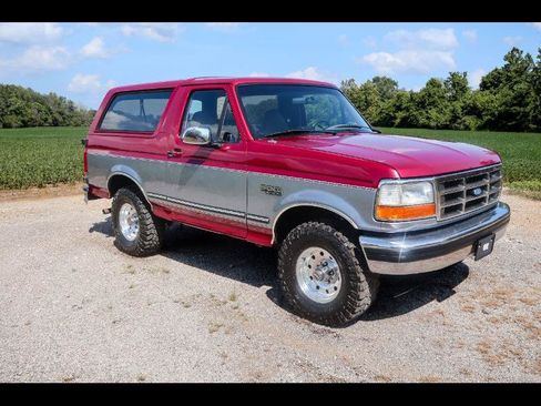 Used 1995 Ford Bronco XLT AWD/4WD image 1