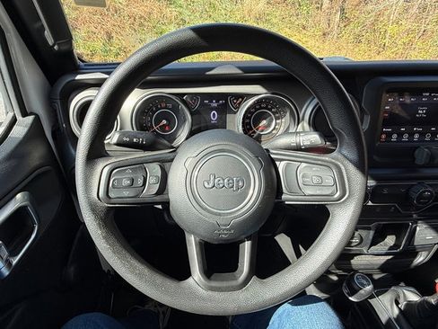 Used 2022 Jeep Gladiator Sport w/ Trailer Tow Package image 18