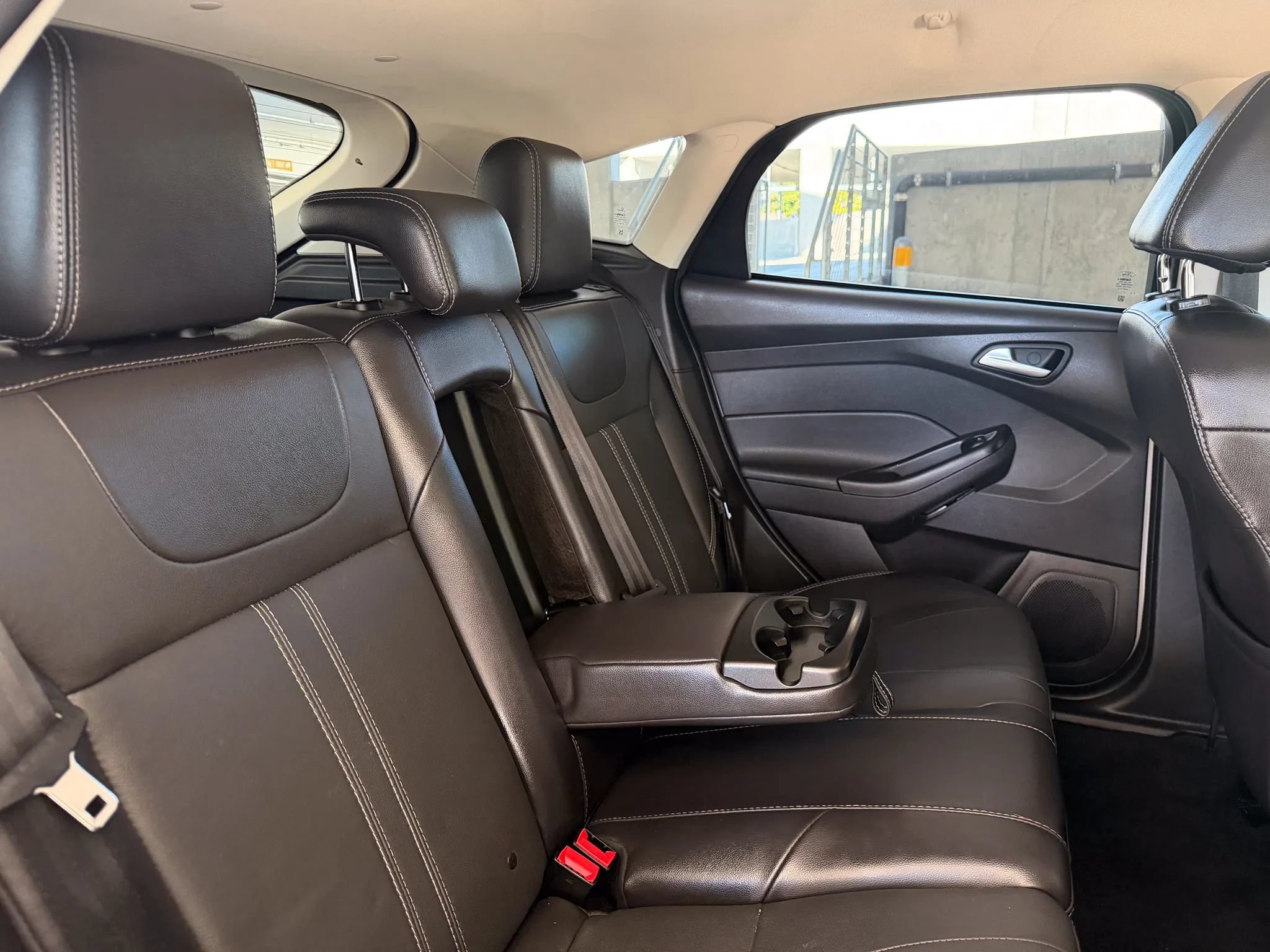 Used 2014 Ford Focus SE w/ Equipment Group 201A FWD image 23