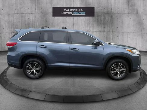 Used 2019 Toyota Highlander Plus FWD image 4