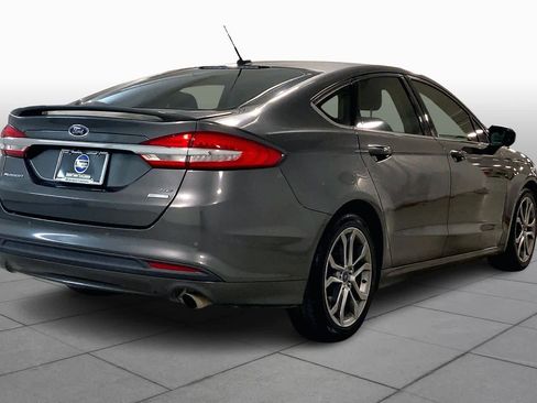Used 2017 Ford Fusion SE w/ Equipment Group 201A image 12