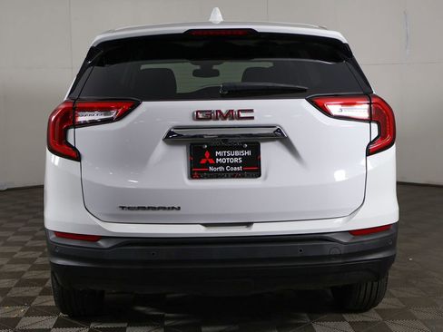 Used 2024 GMC Terrain SLE FWD image 10