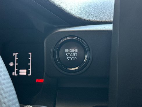 Used 2024 Toyota Tacoma SR5 AWD/4WD image 20