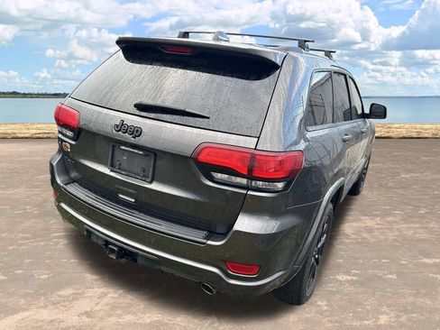 Used 2017 Jeep Grand Cherokee Altitude AWD/4WD image 8