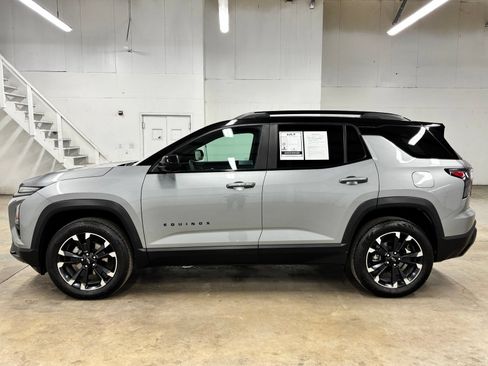 Used 2025 Chevrolet Equinox RS w/ Safety and Technology Package FWD image 4