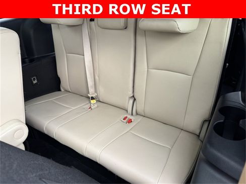 Certified 2022 Toyota Highlander Platinum image 9