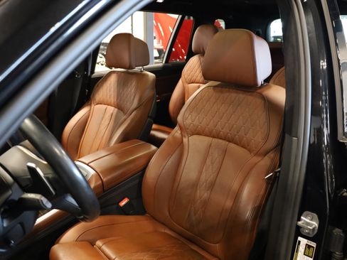 Used 2020 BMW X7 M50i w/ Dynamic Handling Package image 18