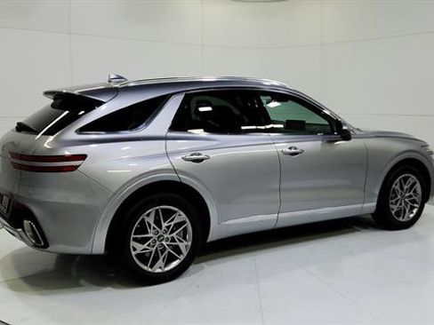 Used 2025 Genesis GV70 2.5T AWD/4WD image 8