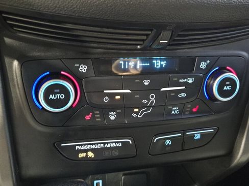 Used 2019 Ford Escape SE image 19