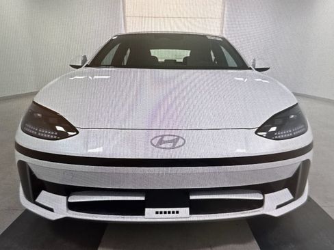 Used 2025 Hyundai Ioniq 6 SEL RWD image 13
