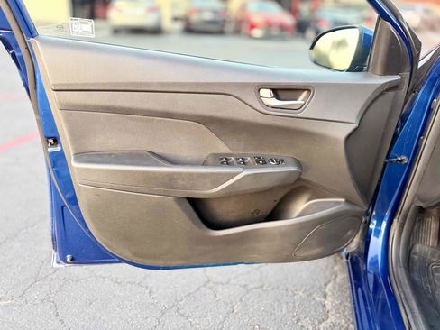 Used 2019 Hyundai Accent SE FWD image 21