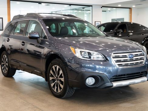 Used 2016 Subaru Outback 2.5i Limited w/ Popular Package #4 image 3