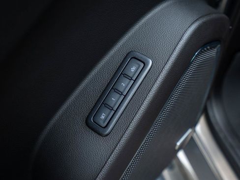 Used 2019 GMC Yukon XL SLT AWD/4WD image 18