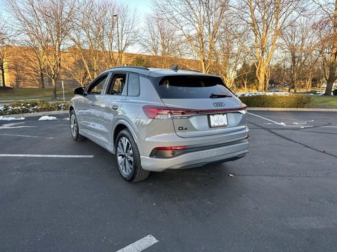 Used 2025 Audi Q4 e-tron Premium w/ Convenience Package image 5
