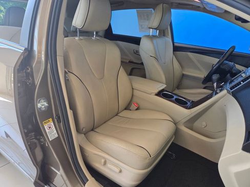 Used 2011 Toyota Venza w/ Premium Pkg #2 FWD image 24