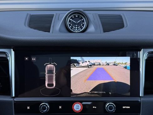 New 2026 Porsche Macan image 22