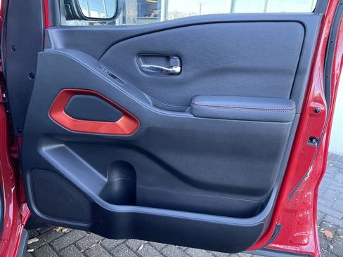 Used 2023 Nissan Frontier PRO-4X w/ Pro Convenience Package image 35