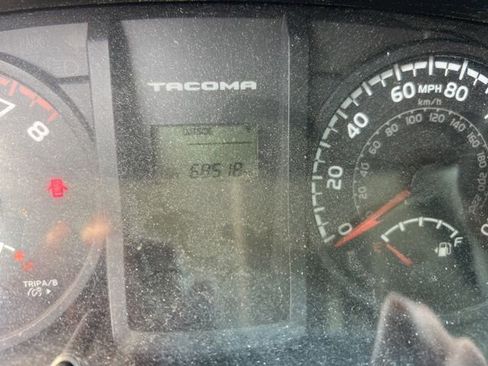 Used 2016 Toyota Tacoma SR RWD image 5