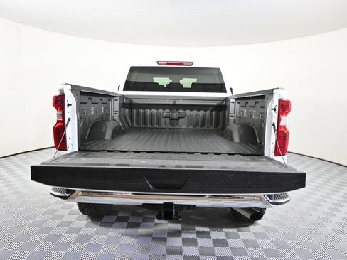 Used 2026 Chevrolet Silverado 3500 LT w/ Convenience Package AWD/4WD image 6