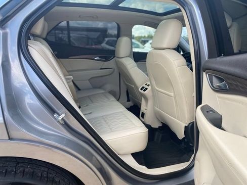 Used 2021 Buick Envision Avenir w/ Technology Package II FWD image 12