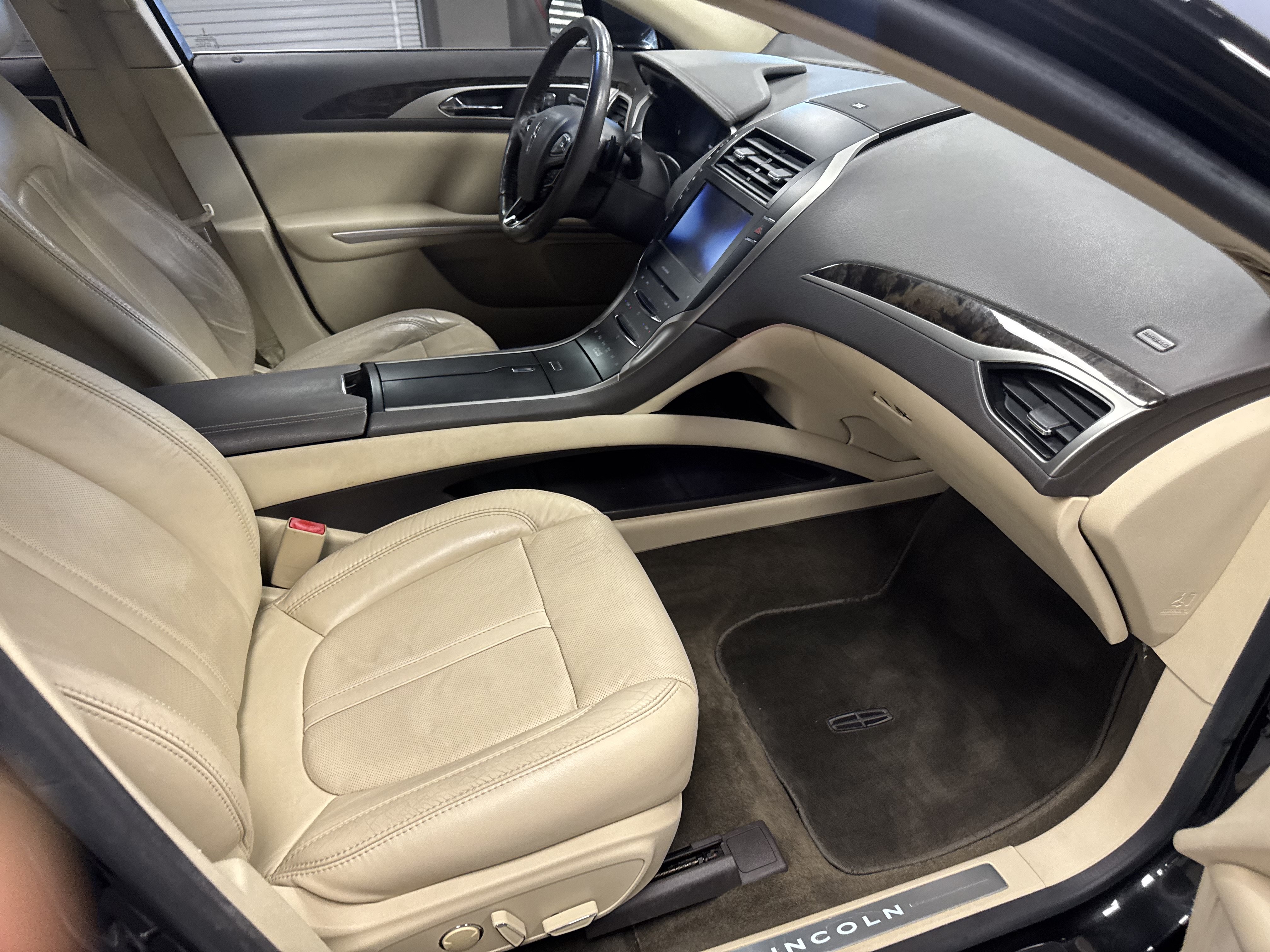 Used 2014 Lincoln MKZ w/ Equipment Group 102A Reserve FWD image 14