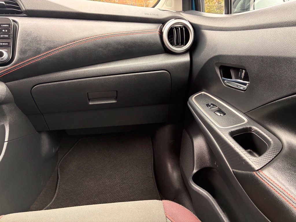 Used 2025 Nissan Versa SR FWD image 38