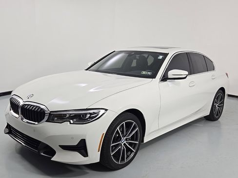 Used 2020 BMW 330i xDrive Sedan w/ Convenience Package image 3