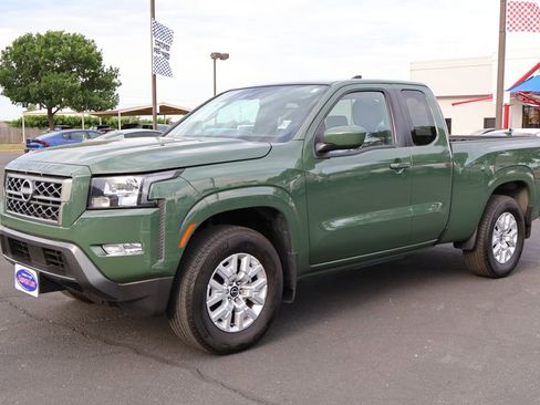 Used 2024 Nissan Frontier SV w/ SV Convenience Package RWD image 8