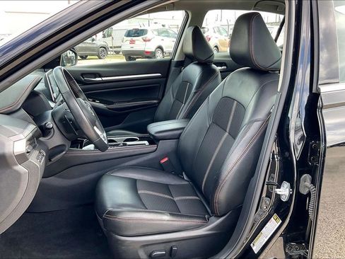 Used 2024 Nissan Altima 2.5 SR image 18