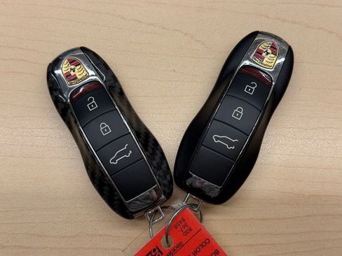 Used 2020 Porsche Macan Turbo AWD/4WD image 41