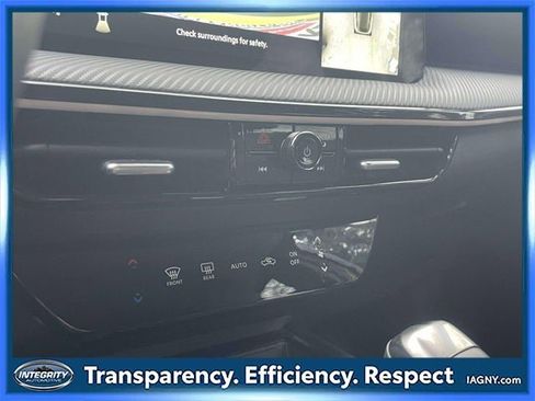 Certified 2025 Nissan Kicks SR image 29