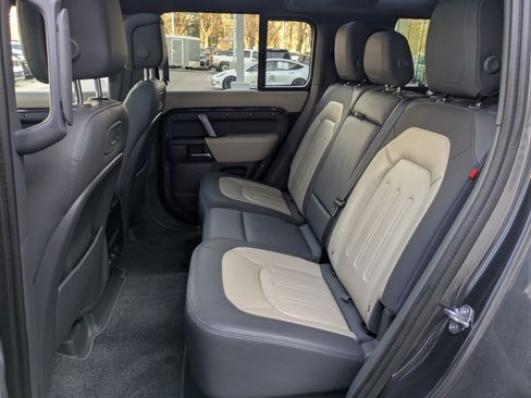 Used 2022 Land Rover Defender 110 X-Dynamic HSE image 31