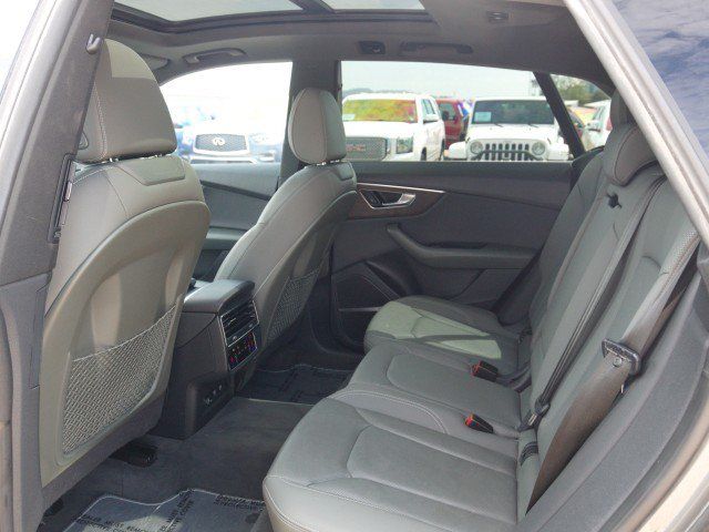 Used 2021 Audi Q8 Premium AWD/4WD image 31