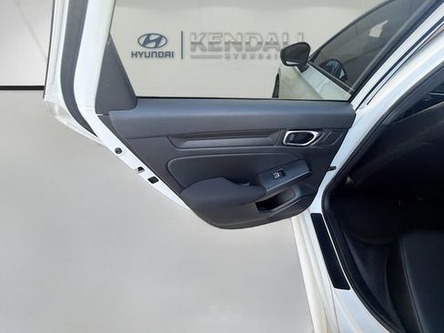 Used 2025 Honda Civic Sport image 22