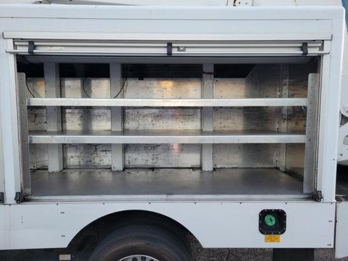 Used 2017 RAM 5500 Tradesman w/ Power & Remote Entry Group image 38