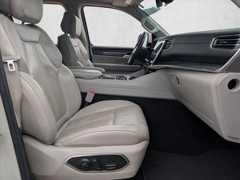 Used 2022 Jeep Wagoneer Series III w/ Premium Group I image 22