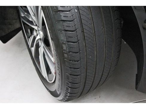 Used 2023 Cadillac Lyriq 2WD image 33