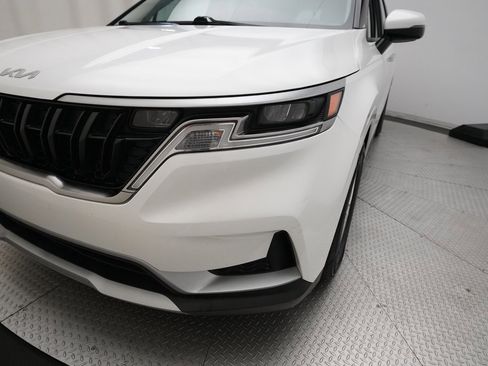 Certified 2024 Kia Carnival LX image 23