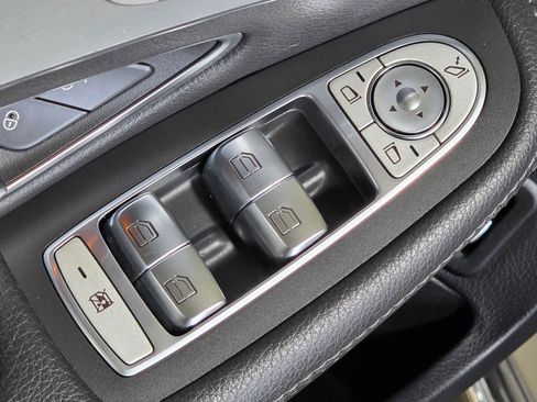Used 2019 Mercedes-Benz C 300 Sedan image 21
