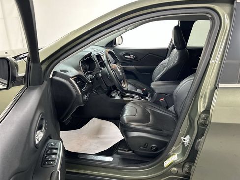 Used 2019 Jeep Cherokee Limited AWD/4WD image 9