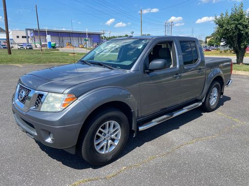 Used 2018 Nissan Frontier SV w/ Value Truck Package RWD image 1