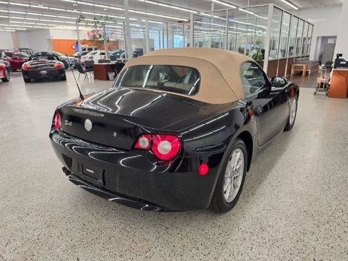 Used 2005 BMW Z4 2.5i RWD image 4