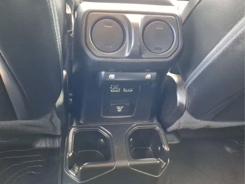 Used 2020 Jeep Gladiator Overland w/ Popular Equipment Package AWD/4WD image 15